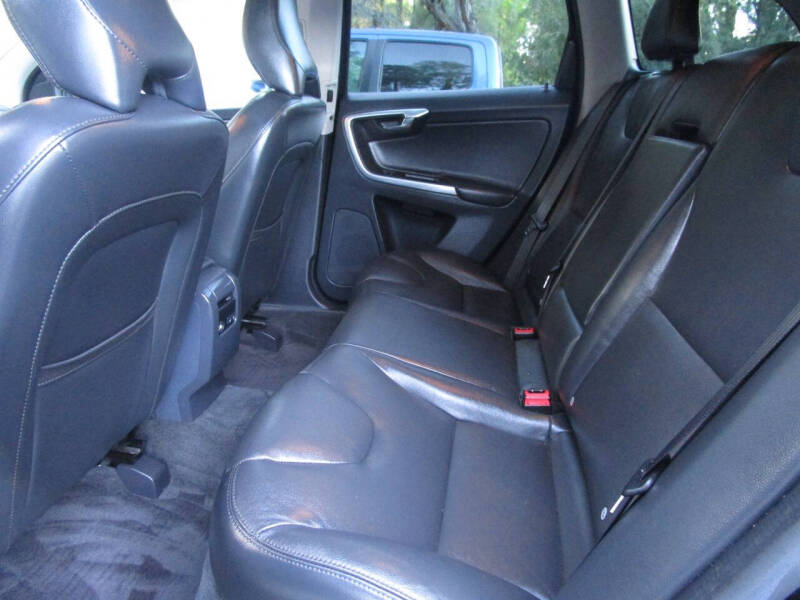 2016 Volvo XC60 T5 Drive-E Platinum