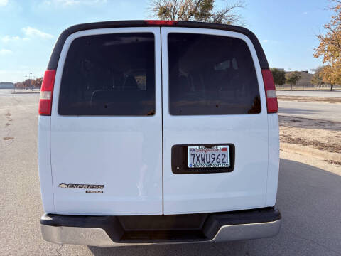 2016 Chevrolet Express LT 3500