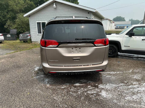 2017 Chrysler Pacifica Touring-L Plus