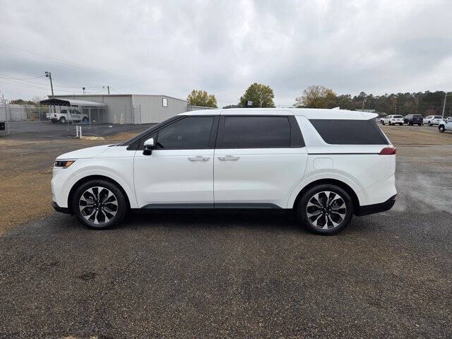 2024 Kia Carnival EX