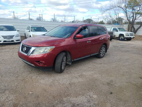 2014 Nissan Pathfinder for sale at DFW AUTO FINANCING LLC in Dallas TX