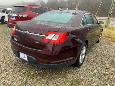 2011 Ford Taurus for sale at Court House Cars, LLC in Chillicothe OH