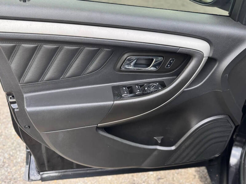 2016 Ford Taurus SEL