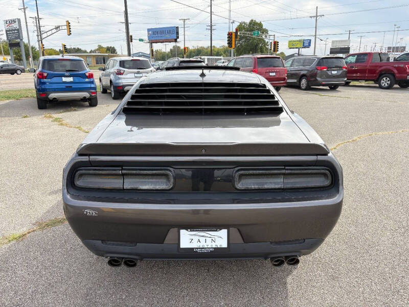 2015 Dodge Challenger SXT Plus