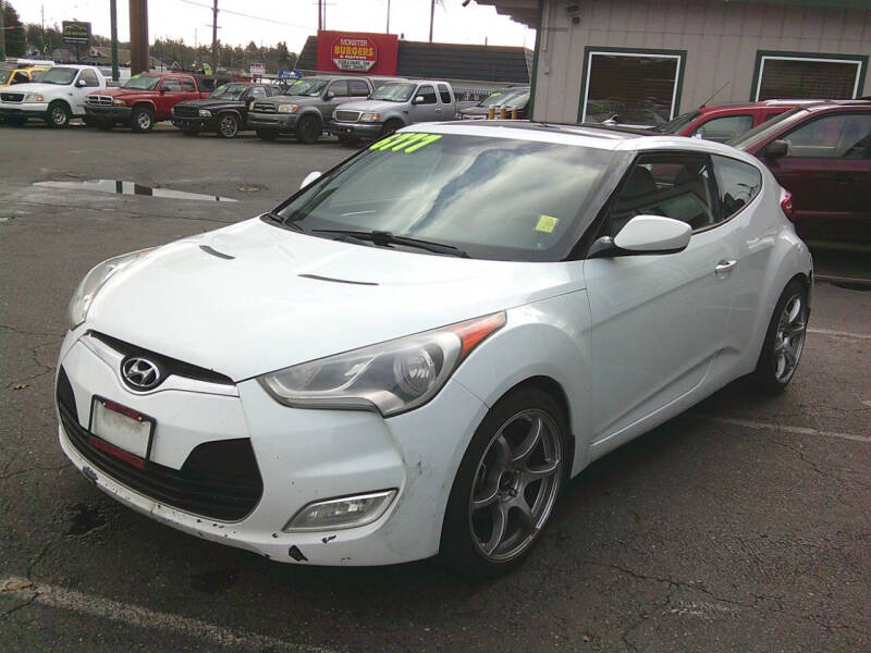 2013 Hyundai Veloster Base photo 2