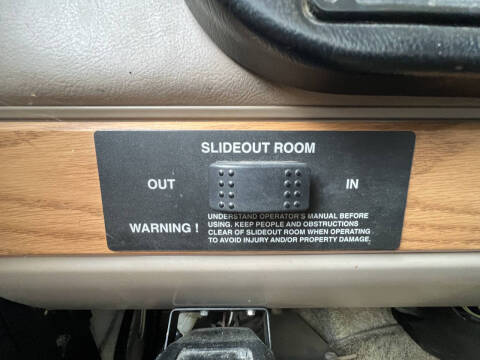 2000 Winnebago Adventurer