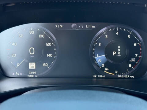 2022 Volvo XC40 T5 Momentum