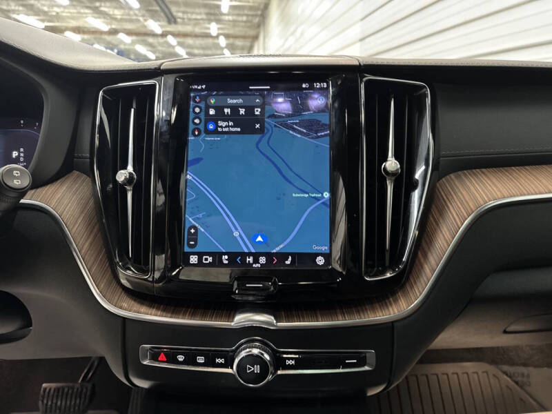 2022 Volvo XC60 B5 Inscription