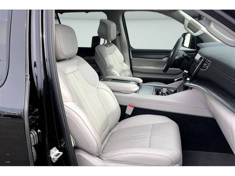 2024 Jeep Wagoneer Series III