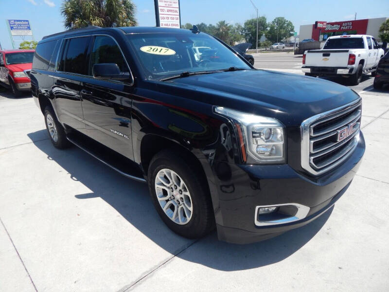 2017 GMC Yukon XL SLT photo 2