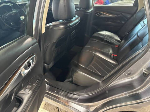 2016 Infiniti Q70 Hybrid