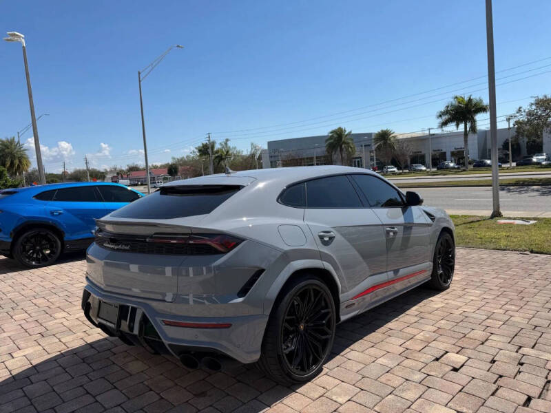 2025 Lamborghini Urus SE
