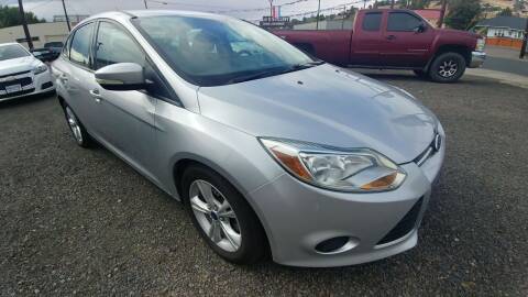 2014 Ford Focus for sale at Deanas Auto Biz in Pendleton OR