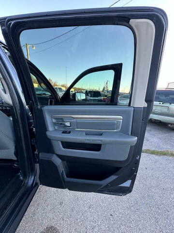 2015 RAM 1500 SLT