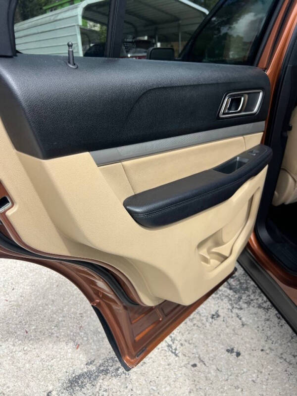 2017 Ford Explorer XLT - Photo 21