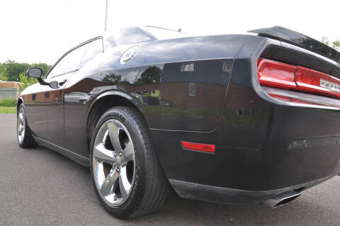 2013 Dodge Challenger SXT Plus