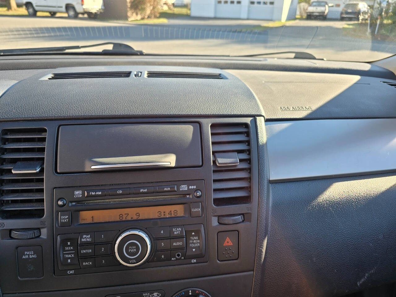 2011 Nissan Versa for sale at QUEENSGATE AUTO SALES in York, PA