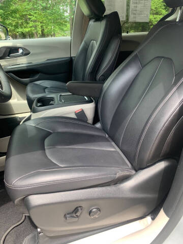 2024 Chrysler Pacifica Touring L