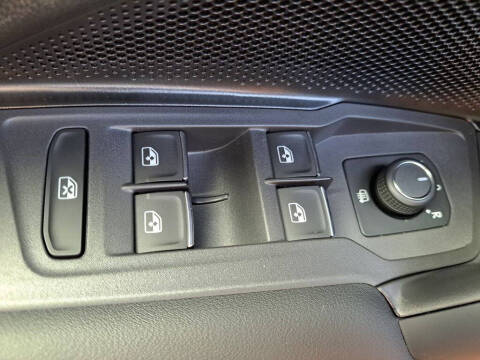 2025 Volkswagen Tiguan SE