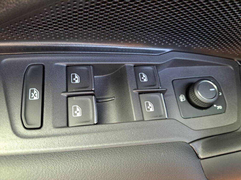 2025 Volkswagen Tiguan SE