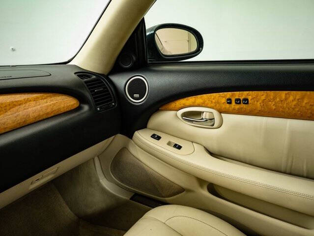 2004 Lexus SC 430