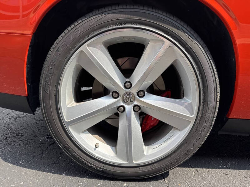 2008 Dodge Challenger SRT8