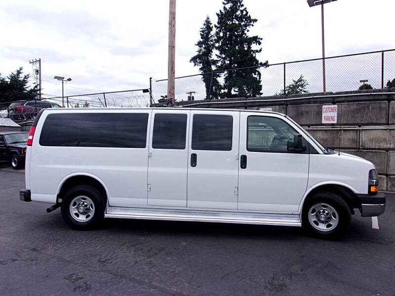 2016 Chevrolet Express LT 3500