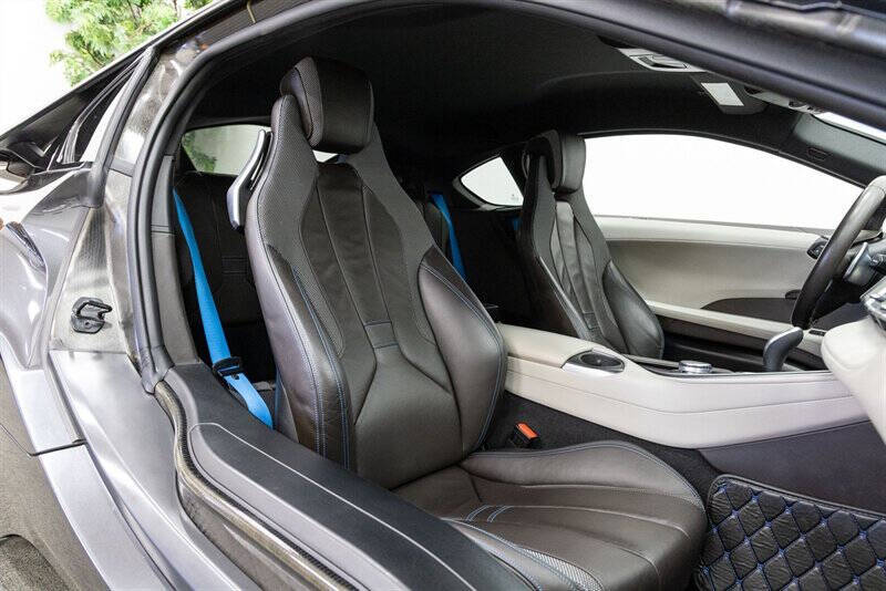 2016 BMW i8