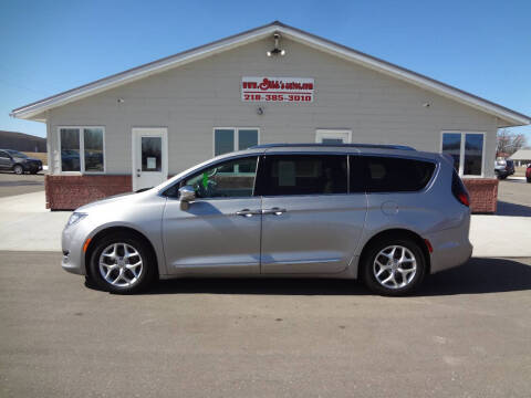 2020 Chrysler Pacifica for sale at GIBB'S 10 SALES LLC in New York Mills MN