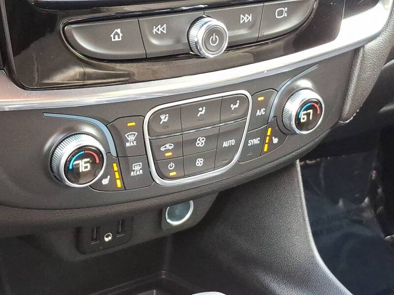 2022 Chevrolet Traverse LT Cloth