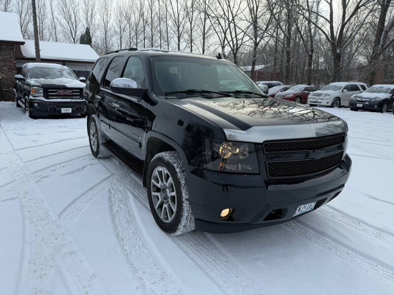 2007 Chevrolet Tahoe null photo 2