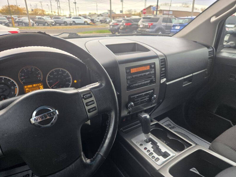 2012 Nissan Titan SV