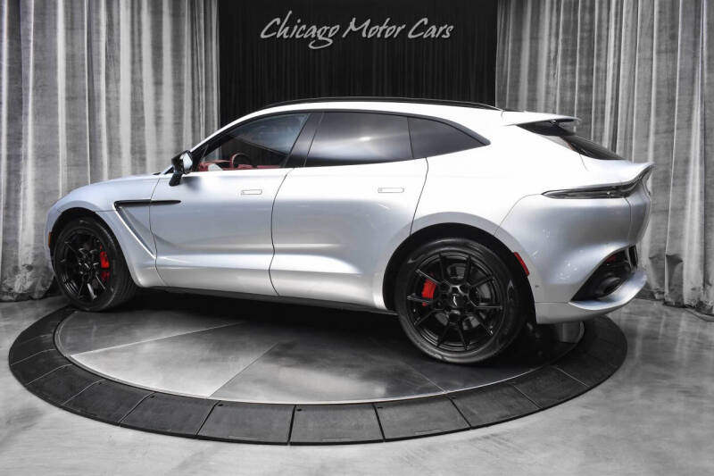 2022 Aston Martin DBX