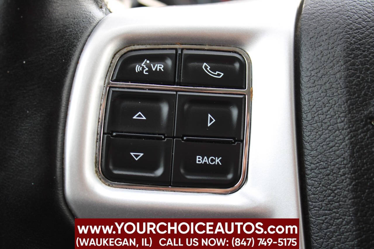 ChryslerTown and Country23