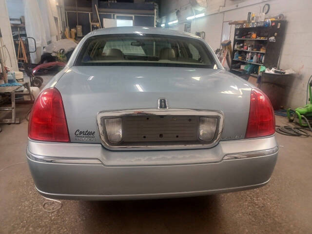 2009 Lincoln Town Car for sale at Down River Motor Sales in Allen Park, MI