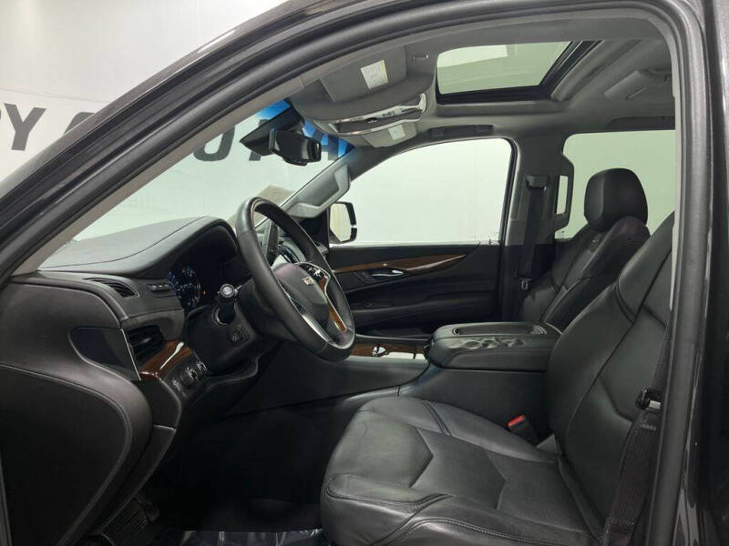 2016 Cadillac Escalade Luxury Collection