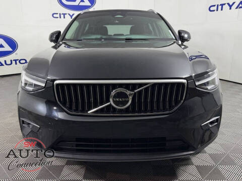 2024 Volvo XC40 B5 Plus Bright Theme