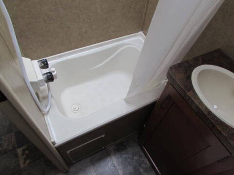 2015 CHEROKEE GREY WOLF