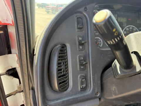 2013 Freightliner M2 106