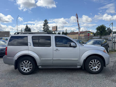 2012 Nissan Pathfinder LE