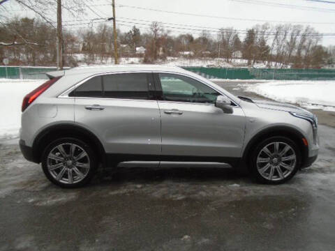 2022 Cadillac XT4 Premium Luxury