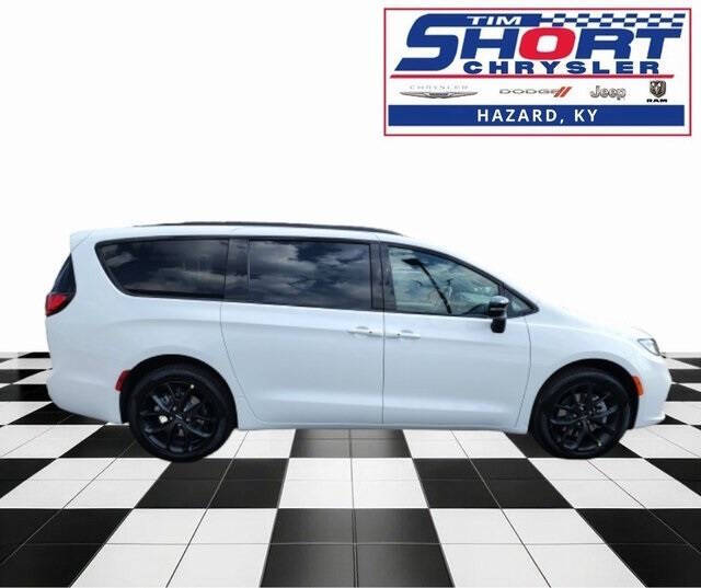 2024 Chrysler Pacifica for sale at Tim Short CDJR Hazard in Hazard, KY