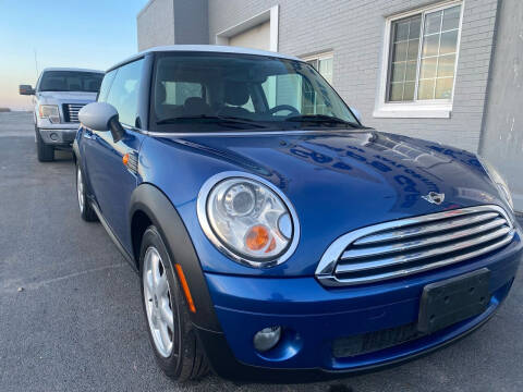 2009 MINI Cooper for sale at Caps Cars Of Taylorville in Taylorville IL
