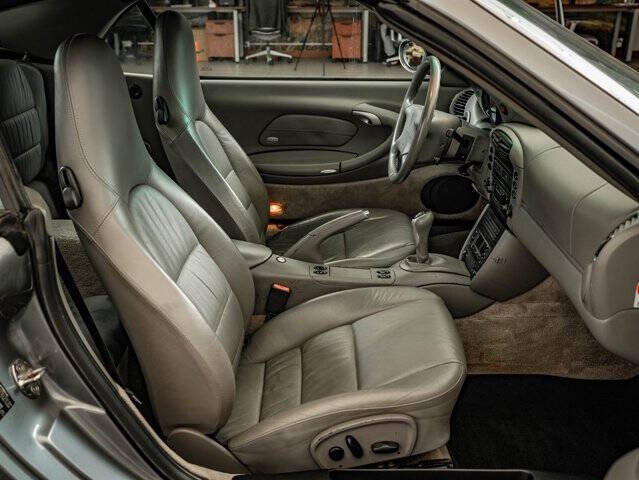 2001 Porsche 911 Carrera