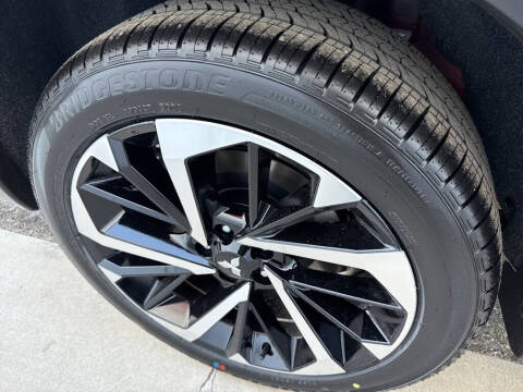 2025 Mitsubishi Outlander PHEV SEL