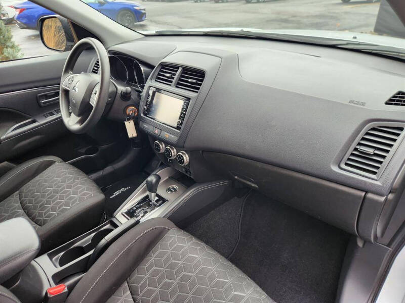 2024 Mitsubishi Outlander Sport ES