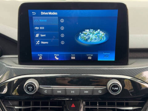 2024 Ford Escape Hybrid ST-Line Select