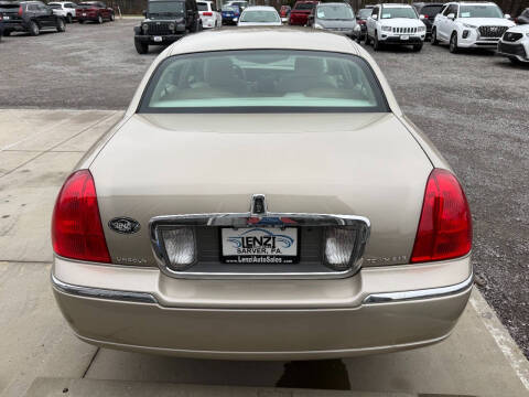2006 Lincoln Town Car Signature