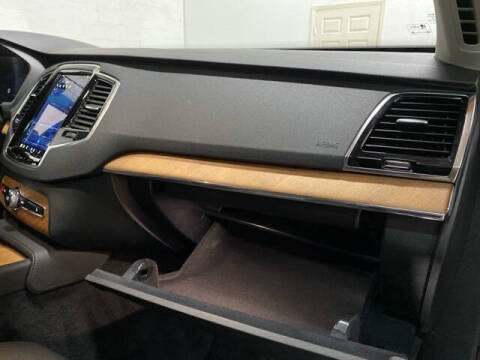 2025 Volvo XC90 B6 Plus Bright Theme 7P