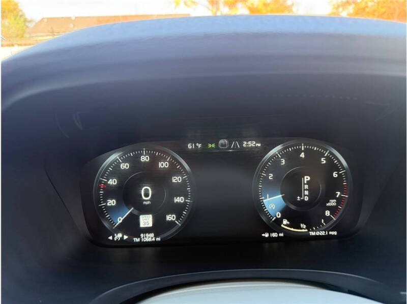 2020 Volvo V90 Cross Country T6